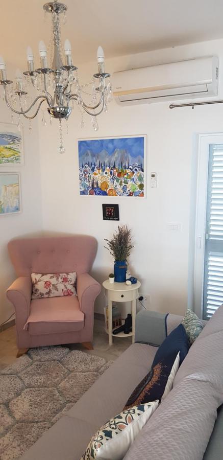 Villa Kuca Za Odmor Jelena à Starigrad Paklenica Extérieur photo