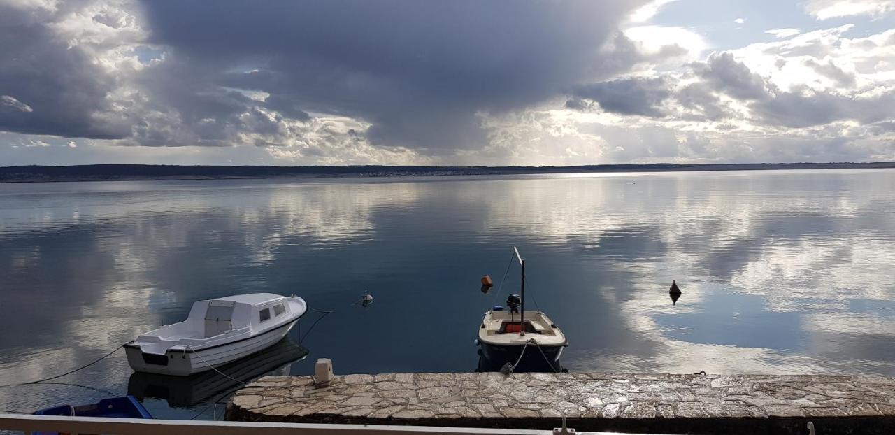 Villa Kuca Za Odmor Jelena à Starigrad Paklenica Extérieur photo