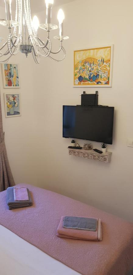 Villa Kuca Za Odmor Jelena à Starigrad Paklenica Extérieur photo