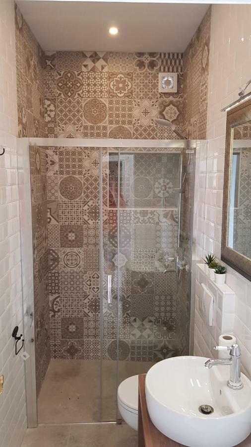 Villa Kuca Za Odmor Jelena à Starigrad Paklenica Extérieur photo