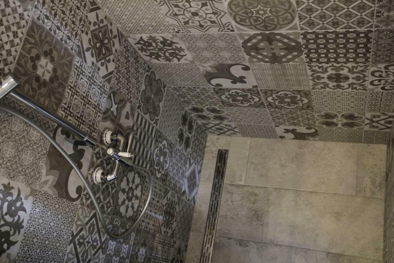 Villa Kuca Za Odmor Jelena à Starigrad Paklenica Extérieur photo
