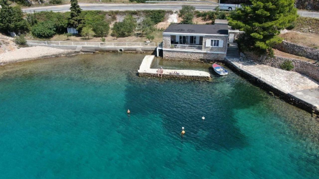 Villa Kuca Za Odmor Jelena à Starigrad Paklenica Extérieur photo